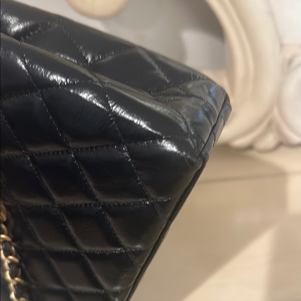 Chanel Black Quilted Handbag - Picture 8 of 16